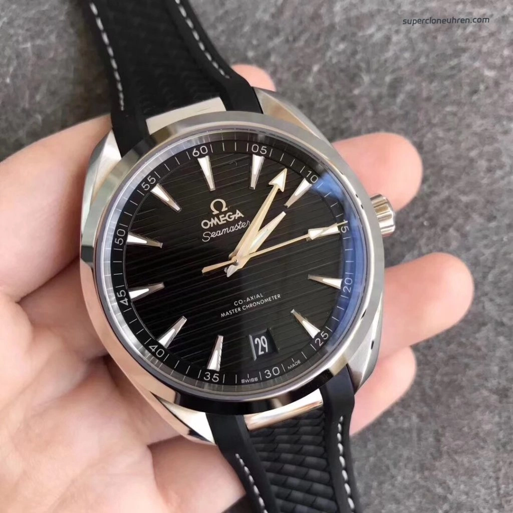 Premium Replica Uhr Omega Seamaster Aqua Terra 220.12.41.21.01.001 schwarzes Teak-Zifferblatt mit Kautschukband 41 mm