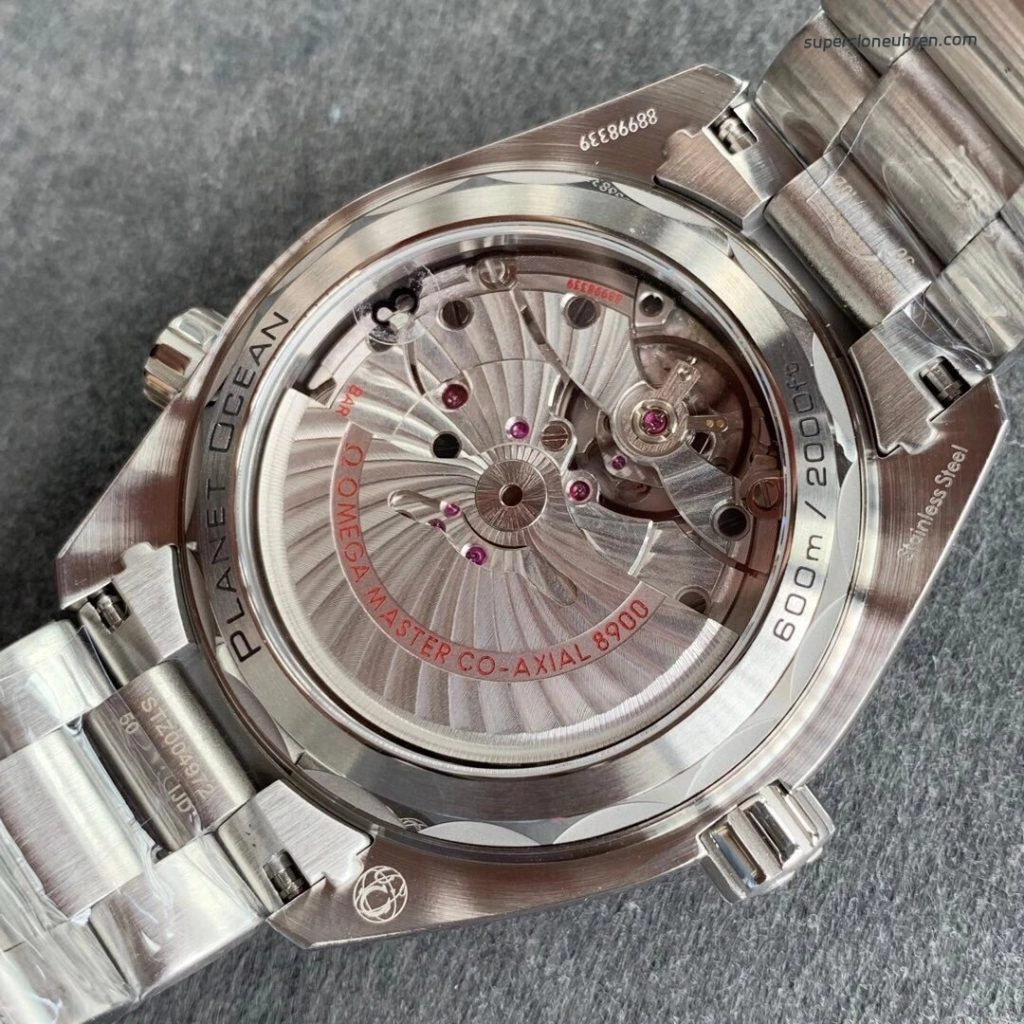 Premium Replica Uhr Omega Seamaster Planet Ocean 215.30.44.21.01.001 mit Stahlband 43,5mm