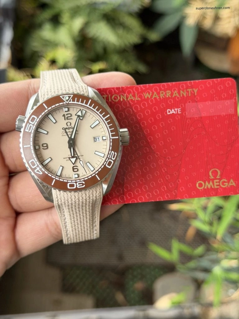 Premium Replica Uhr Omega Seamaster Planet Ocean 215.32.44.21.09.001 Edelstahl mit beigem Armband 43,5mm