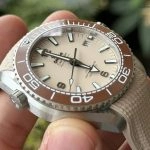 Premium Replica Uhr Omega Seamaster Planet Ocean 215.32.44.21.09.001 Edelstahl mit beigem Armband 43,5mm