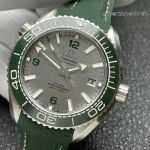 Premium Replica Uhr Omega Seamaster Planet Ocean 215.32.44.21.06.001 grün-graues Zifferblatt 43,5 mm