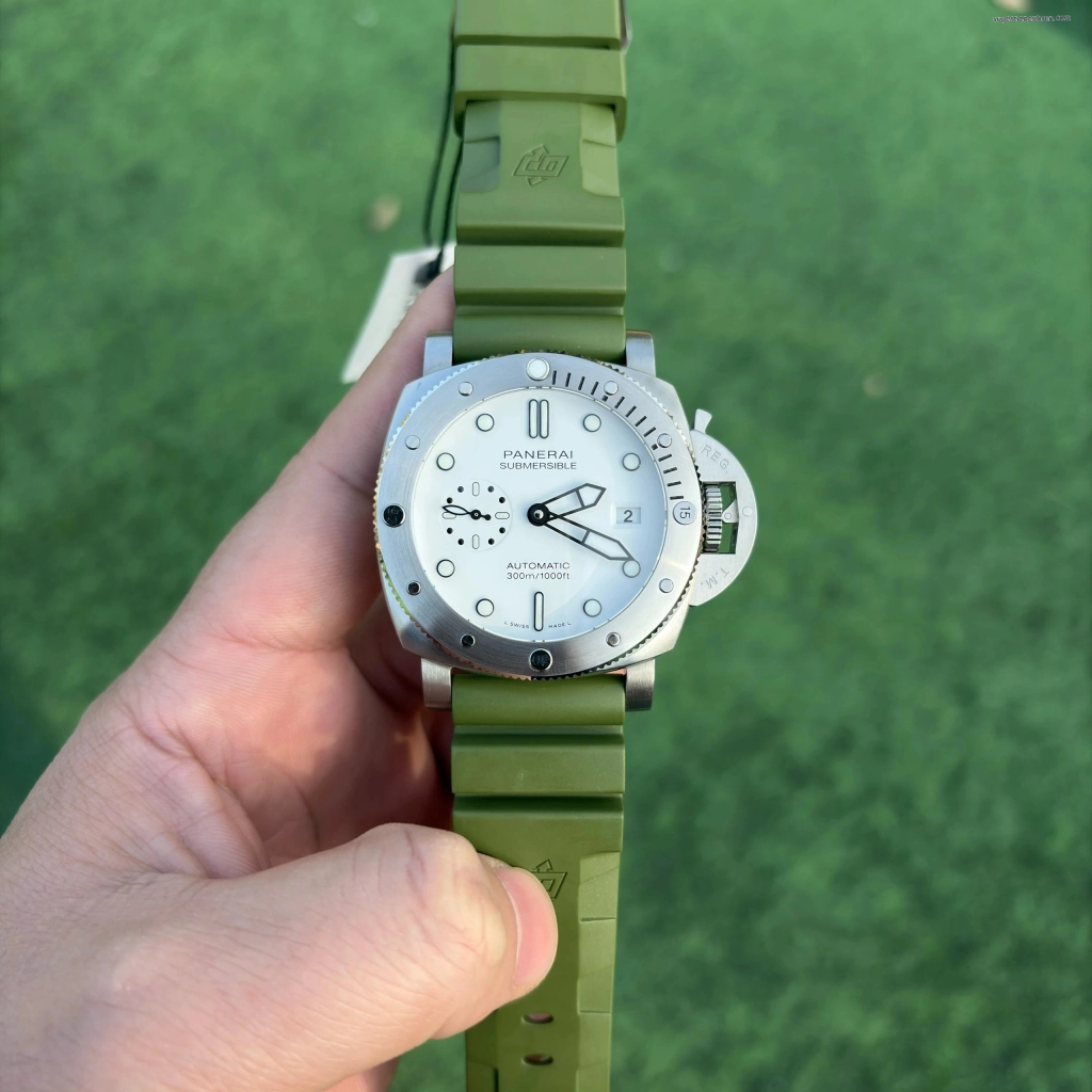Super Clone Panerai Submersible PAM01226 mit satiniertem Edelstahlgehäuse 44mm