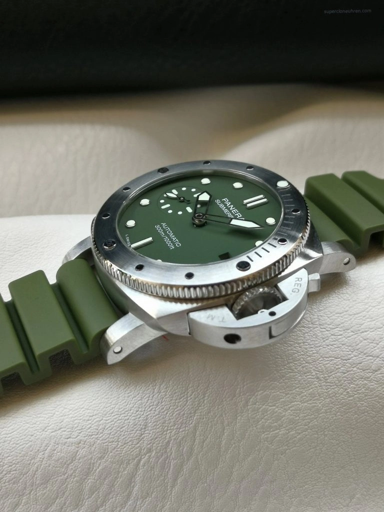 Premium Replica Uhr Panerai Submersible PAM01055 mit grünem Zifferblatt 42mm