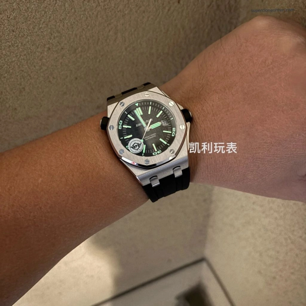 1:1 Super Clone Uhr Audemars Piguet Royal Oak Offshore 15710ST.OO.A002CA.01 Edelstahl mit Saphirglasboden 42mm