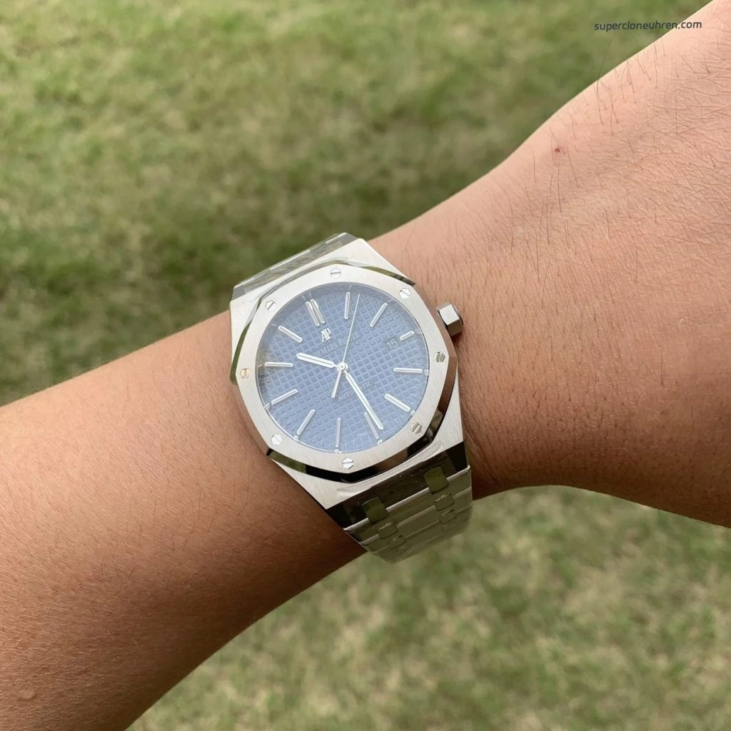 1:1 Super Clone Uhr Audemars Piguet Royal Oak 15400ST.OO.1220ST.03 blaues Zifferblatt aus gebürstetem Edelstahl 41mm