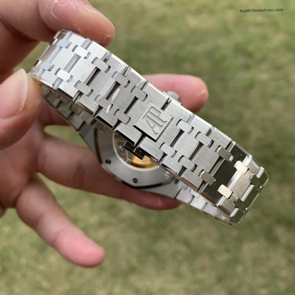 1:1 Super Clone Uhr Audemars Piguet Royal Oak 15400ST.OO.1220ST.03 blaues Zifferblatt aus gebürstetem Edelstahl 41mm