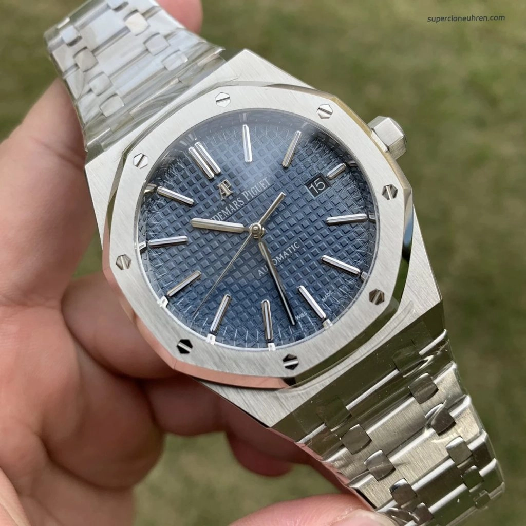 1:1 Super Clone Uhr Audemars Piguet Royal Oak 15400ST.OO.1220ST.03 blaues Zifferblatt aus gebürstetem Edelstahl 41mm