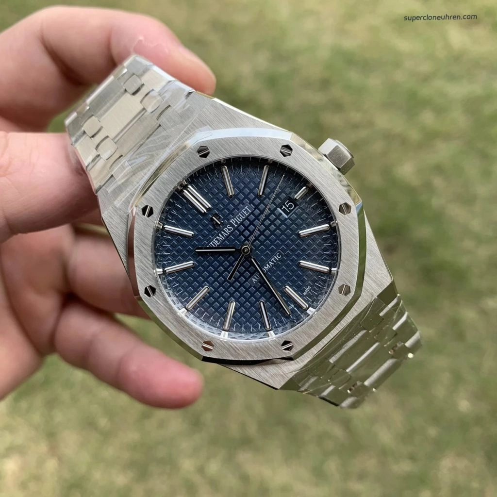 1:1 Super Clone Uhr Audemars Piguet Royal Oak 15400ST.OO.1220ST.03 blaues Zifferblatt aus gebürstetem Edelstahl 41mm