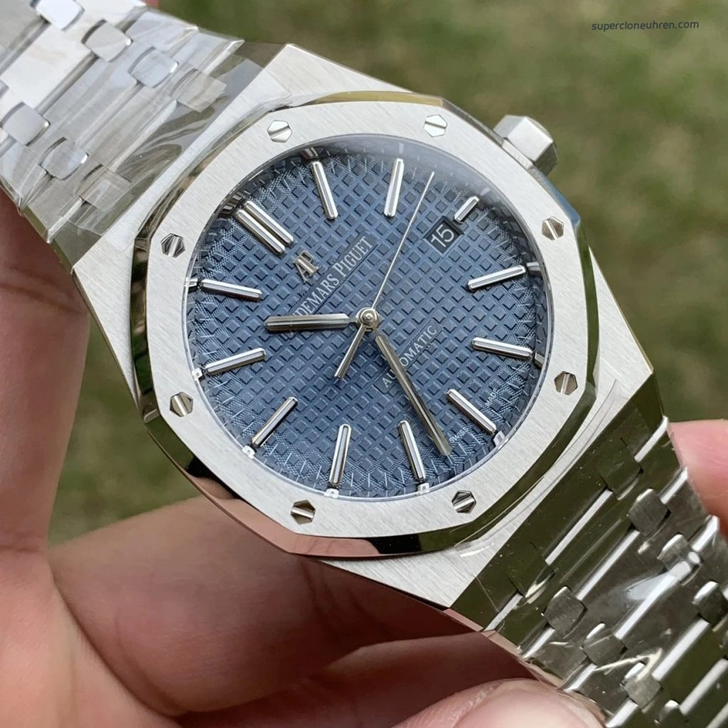 1:1 Super Clone Uhr Audemars Piguet Royal Oak 15400ST.OO.1220ST.03 blaues Zifferblatt aus gebürstetem Edelstahl 41mm