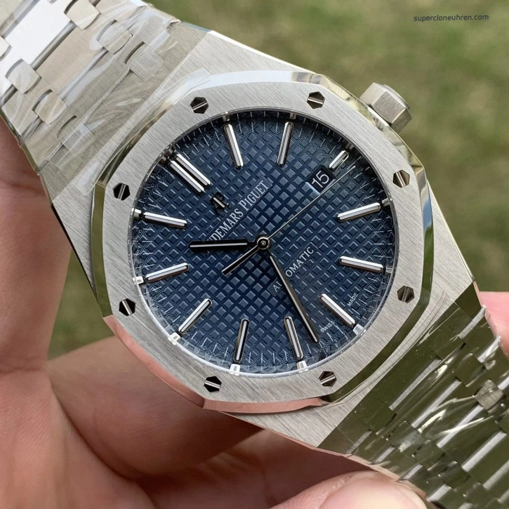 1:1 Super Clone Uhr Audemars Piguet Royal Oak 15400ST.OO.1220ST.03 blaues Zifferblatt aus gebürstetem Edelstahl 41mm