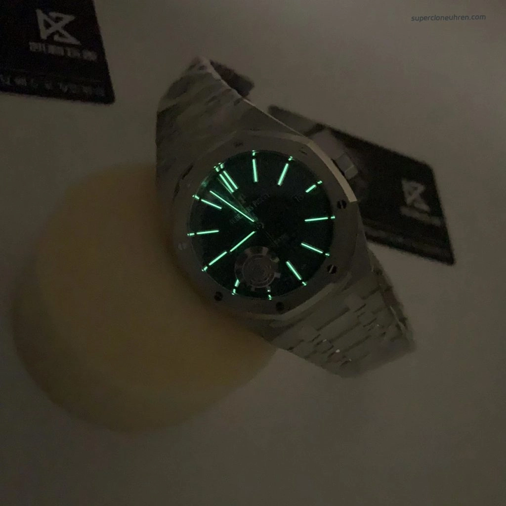 1:1 Super Clone Uhr Audemars Piguet Royal Oak 15400ST.OO.1220ST.03 blaues Zifferblatt aus gebürstetem Edelstahl 41mm