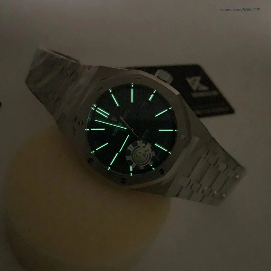 1:1 Super Clone Uhr Audemars Piguet Royal Oak 15400ST.OO.1220ST.03 blaues Zifferblatt aus gebürstetem Edelstahl 41mm