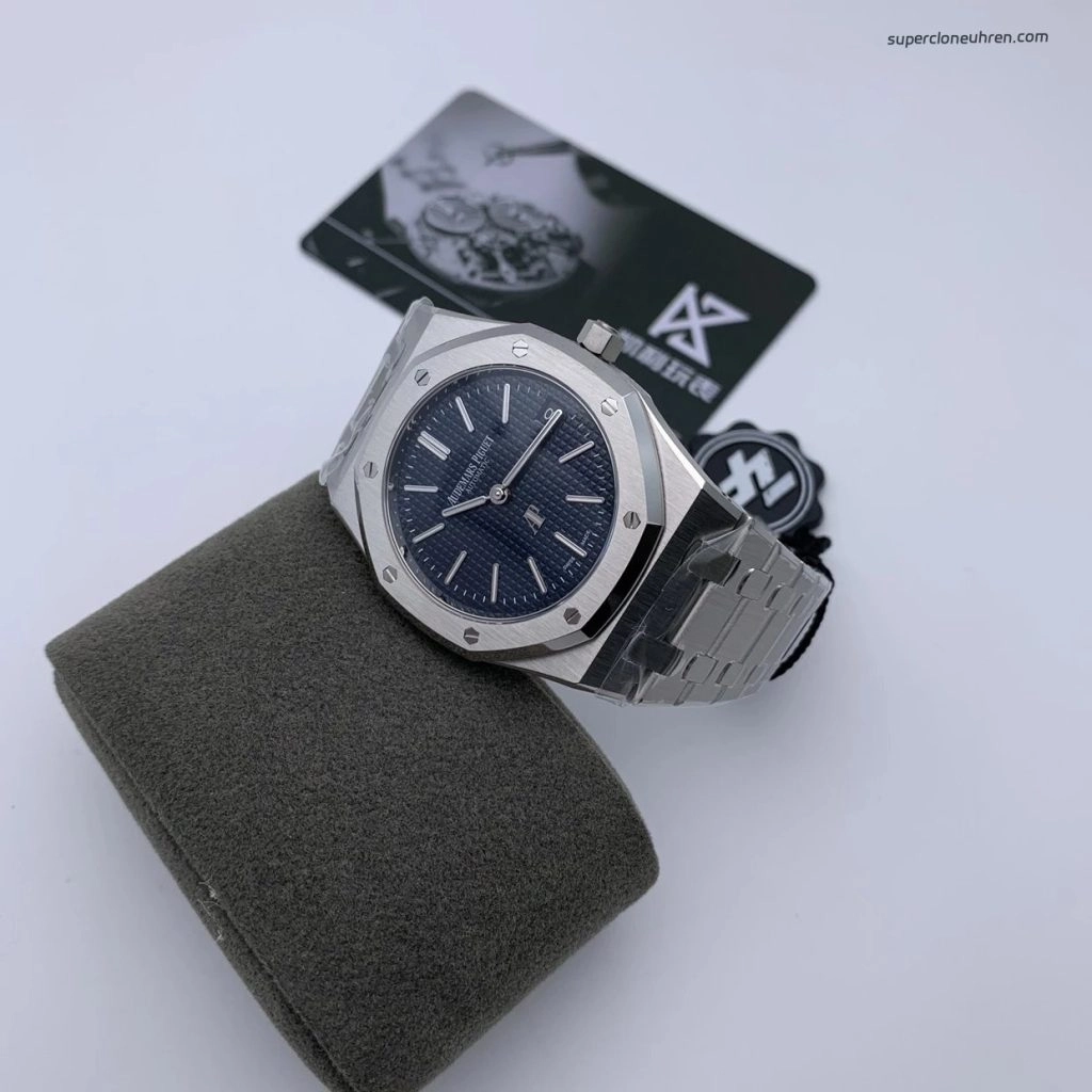 Premium Replica Uhr Audemars Piguet Royal Oak 15202ST.OO.1240ST.01 Ultraduenn Stahlband 39mm