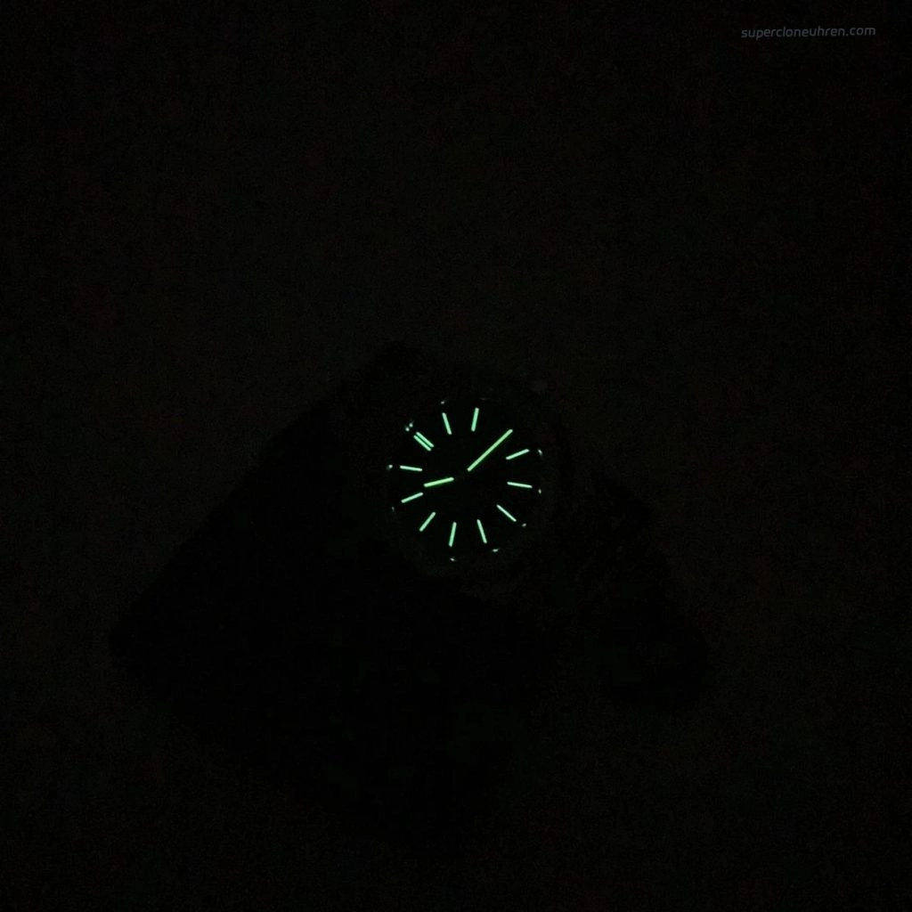 Premium Replica Uhr Audemars Piguet Royal Oak 15202ST.OO.1240ST.01 Ultraduenn Stahlband 39mm