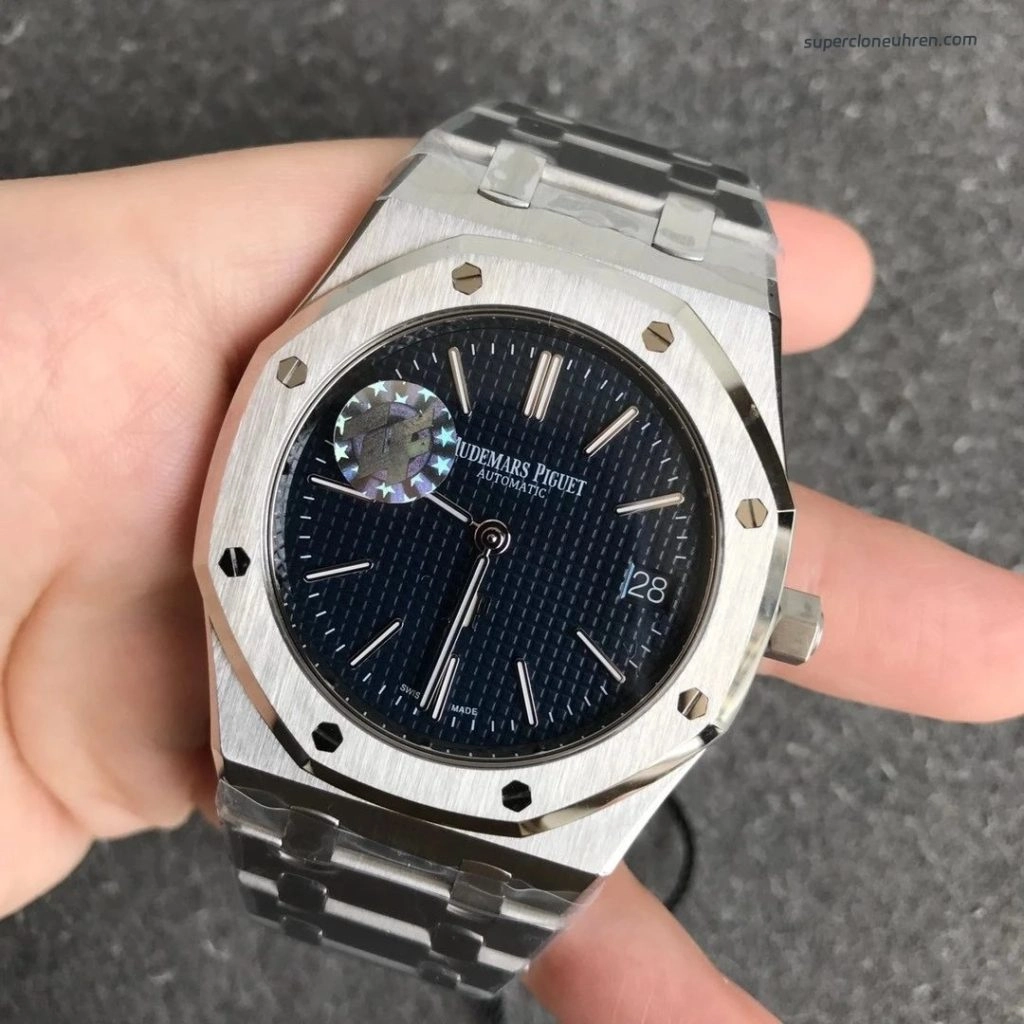 Premium Replica Uhr Audemars Piguet Royal Oak 15202ST.OO.1240ST.01 Ultraduenn Stahlband 39mm