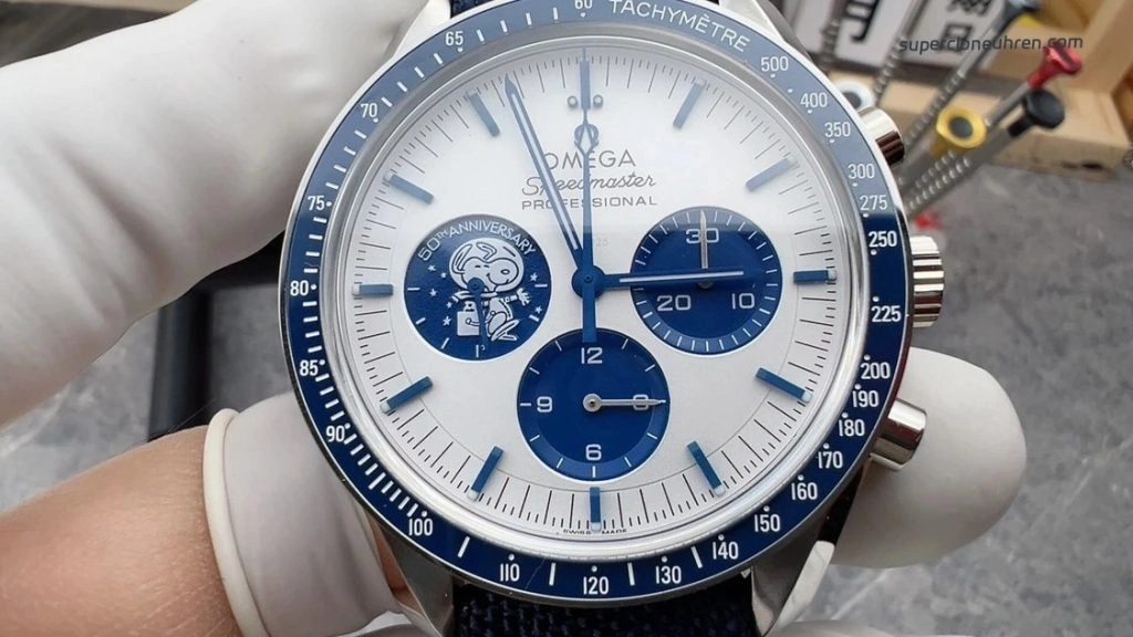Premium Replica Uhr Omega Speedmaster 310.32.42.50.02.001 blau-weißes Zifferblatt 42mm
