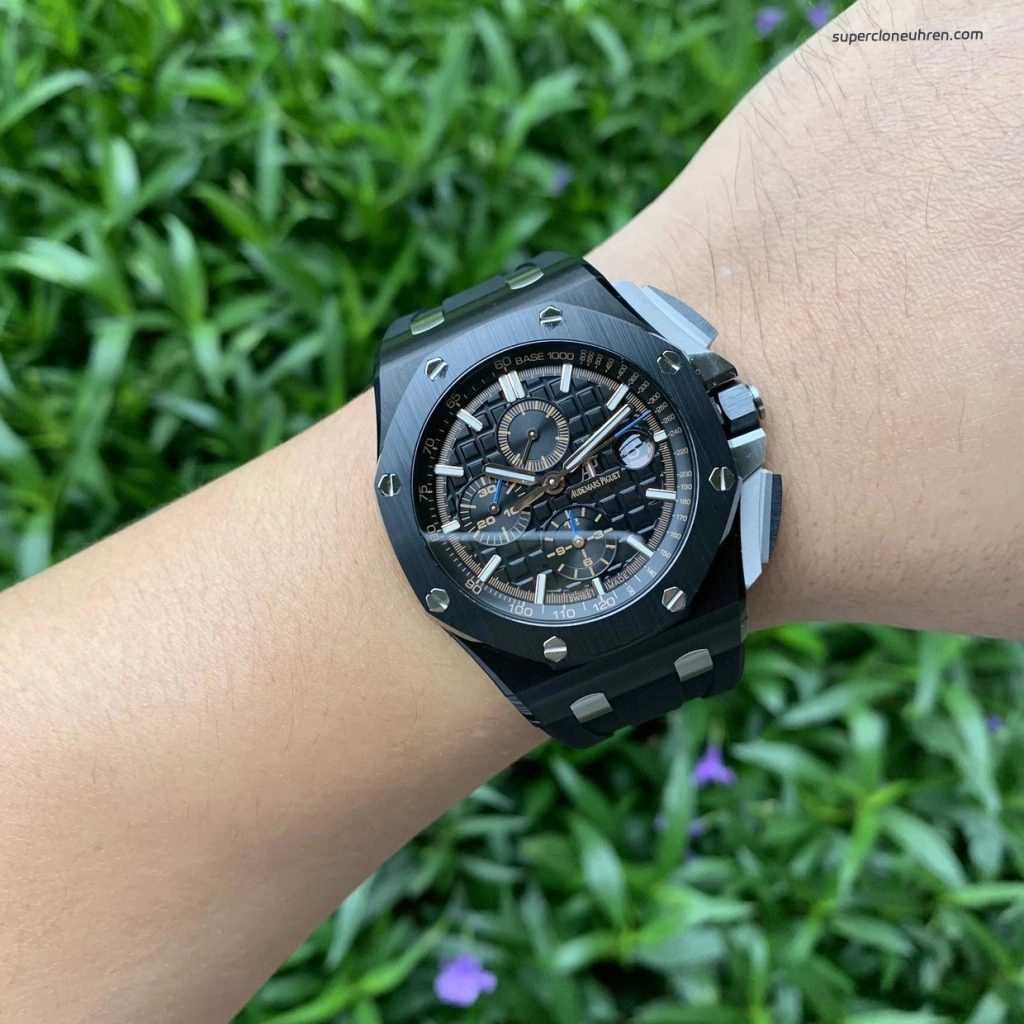 Premium Replica Uhr Audemars Piguet Royal Oak Offshore 26405CE.OO.A002CA.02 aus schwarzer Keramik 44 mm