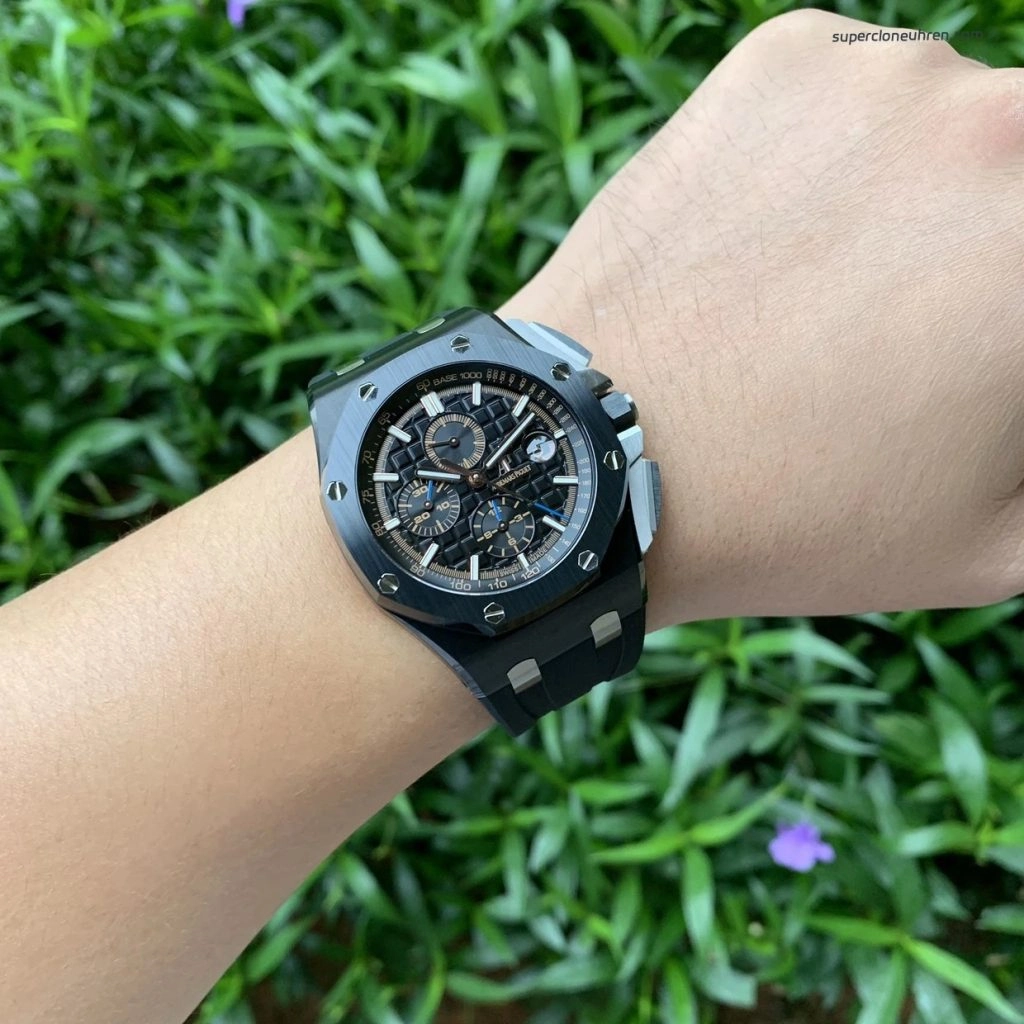 Premium Replica Uhr Audemars Piguet Royal Oak Offshore 26405CE.OO.A002CA.02 aus schwarzer Keramik 44 mm