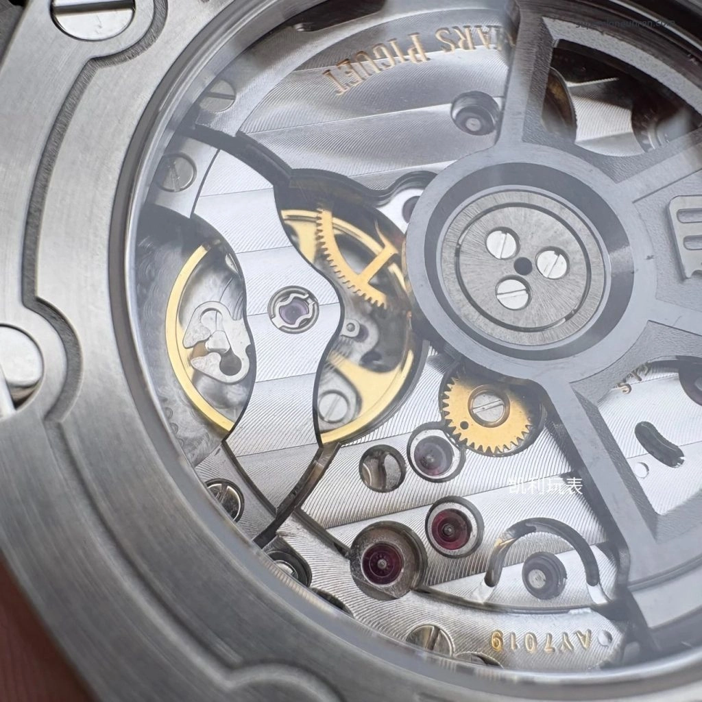 Premium Replica Uhr Audemars Piguet Royal Oak Offshore 15720CN.OO.A002CA.01 mit Keramiklünette 42mm
