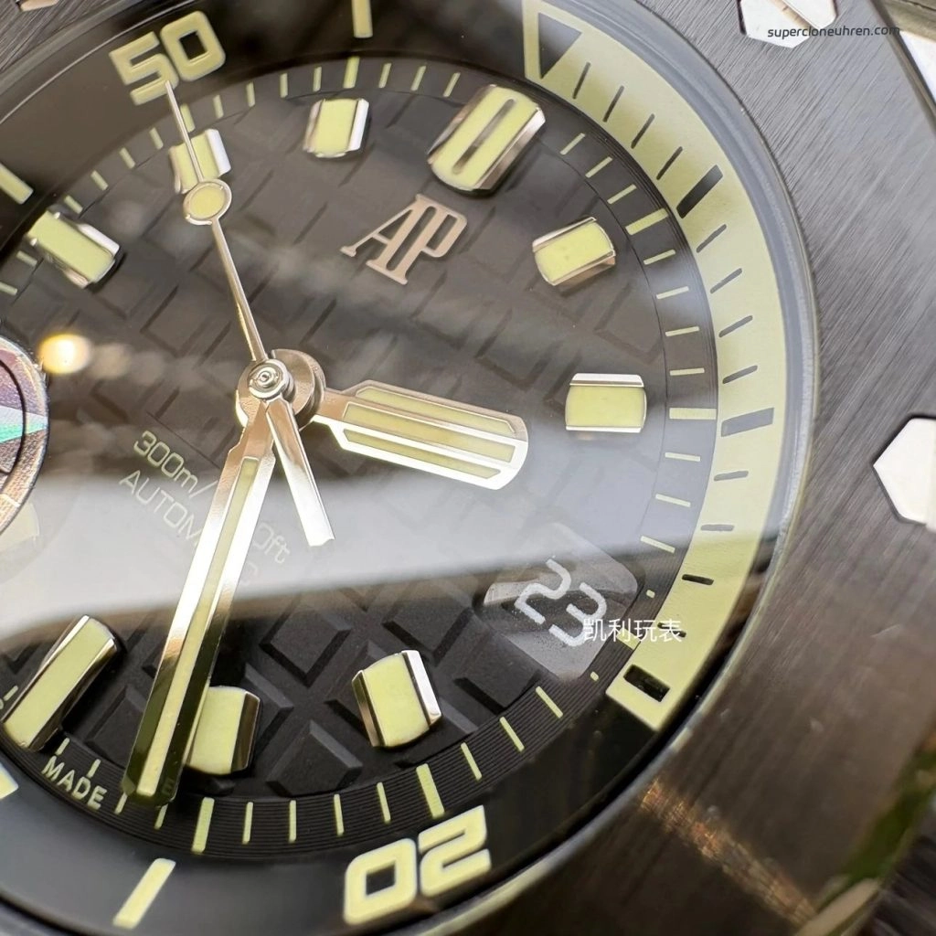 Premium Replica Uhr Audemars Piguet Royal Oak Offshore 15720CN.OO.A002CA.01 mit Keramiklünette 42mm