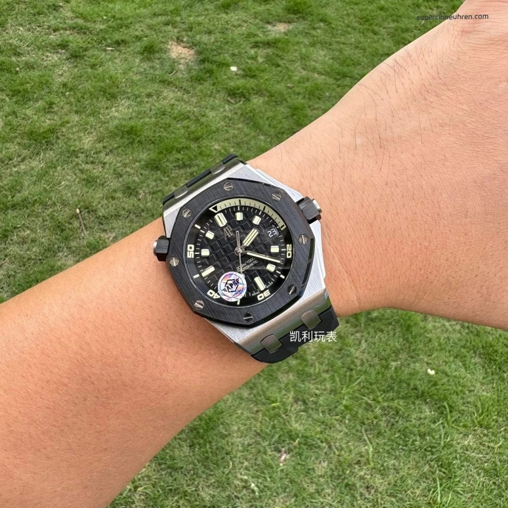 Premium Replica Uhr Audemars Piguet Royal Oak Offshore 15720CN.OO.A002CA.01 mit Keramiklünette 42mm
