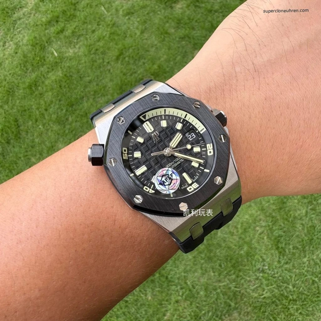 Premium Replica Uhr Audemars Piguet Royal Oak Offshore 15720CN.OO.A002CA.01 mit Keramiklünette 42mm