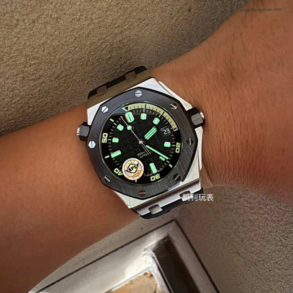 Premium Replica Uhr Audemars Piguet Royal Oak Offshore 15720CN.OO.A002CA.01 mit Keramiklünette 42mm
