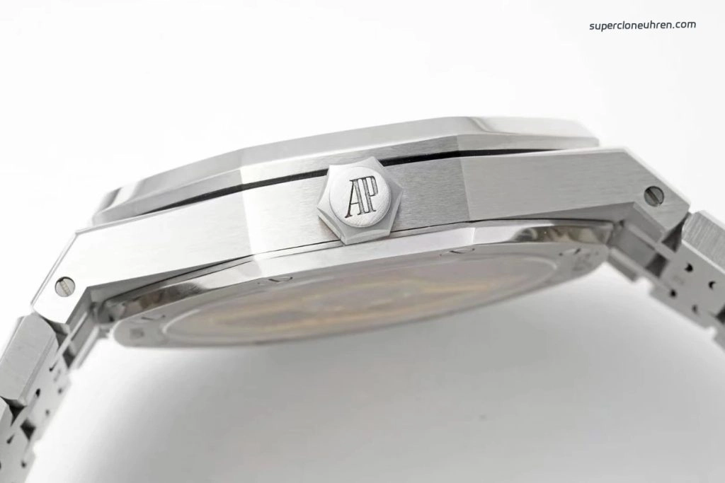 Premium Replica Uhr Audemars Piguet Royal Oak 15500ST.OO.1220ST.03 schwarzes Zifferblatt Edelstahl 41mm