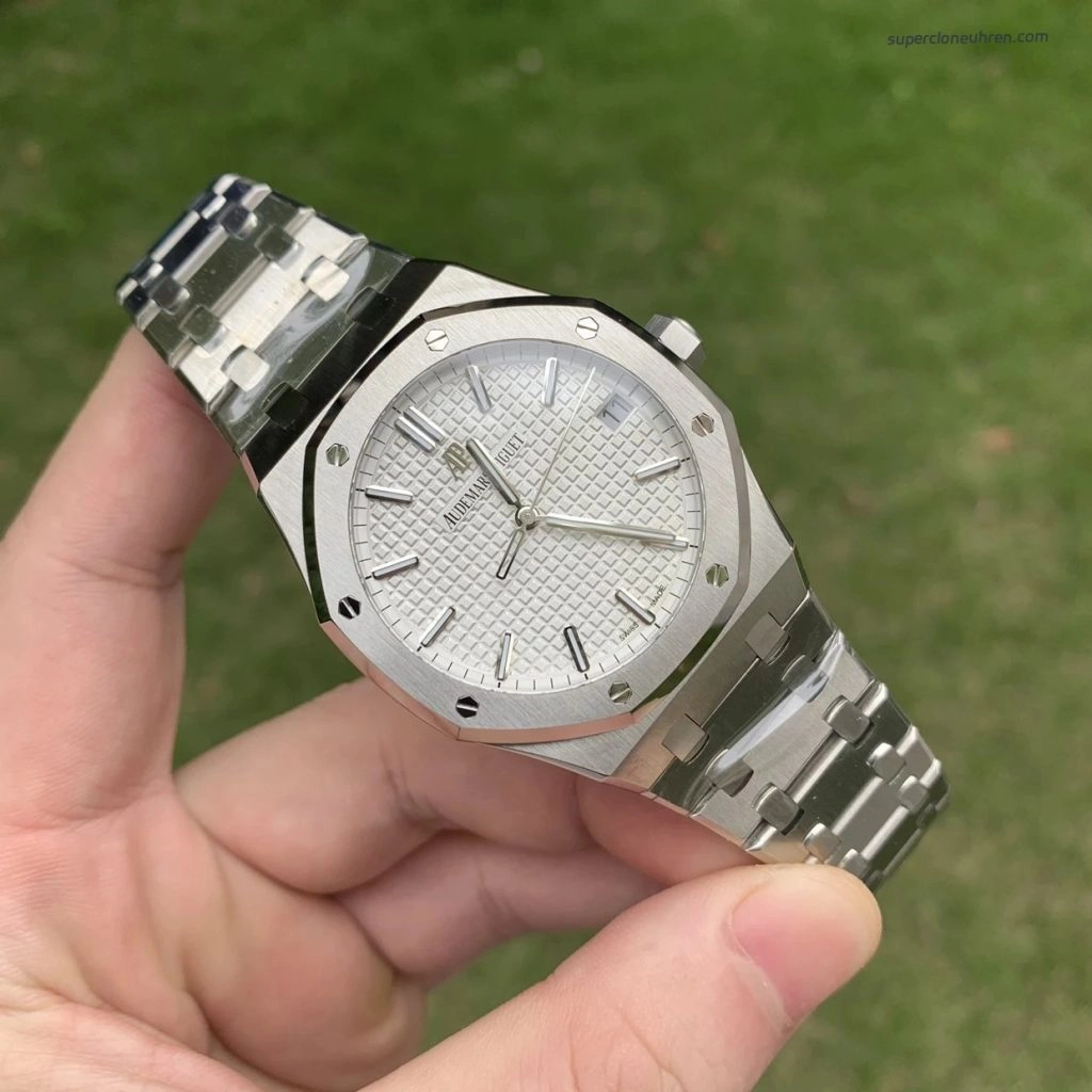 1:1 Super Clone Uhr Audemars Piguet Royal Oak 15500ST mit weißem Zifferblatt und Stahlband 41mm
