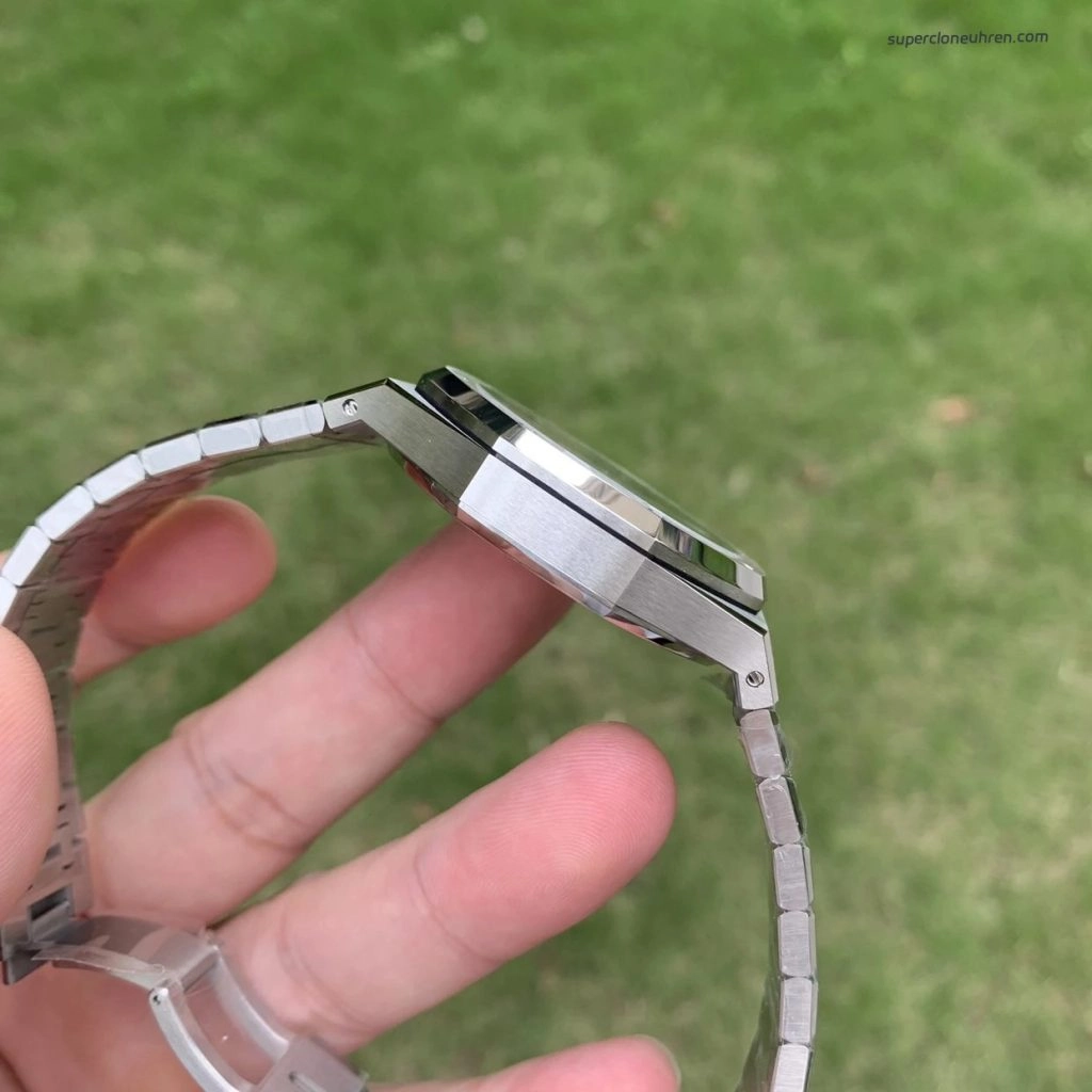 1:1 Super Clone Uhr Audemars Piguet Royal Oak 15500ST mit weißem Zifferblatt und Stahlband 41mm