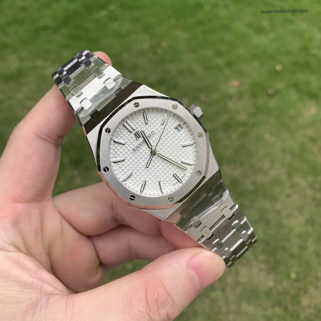 1:1 Super Clone Uhr Audemars Piguet Royal Oak 15500ST mit weißem Zifferblatt und Stahlband 41mm