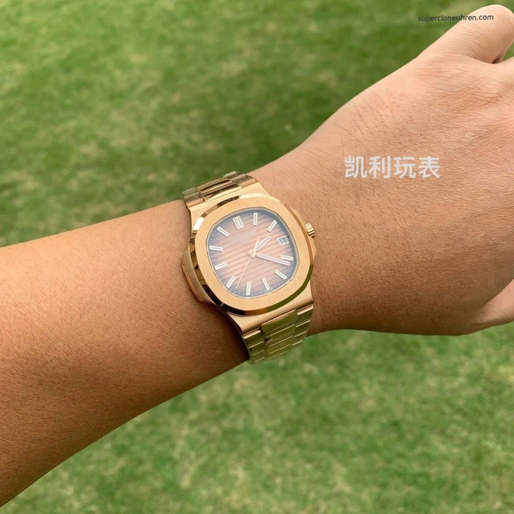 Premium Replica Uhr Patek Philippe Nautilus 5711/1R-001 aus Roségold 40 mm
