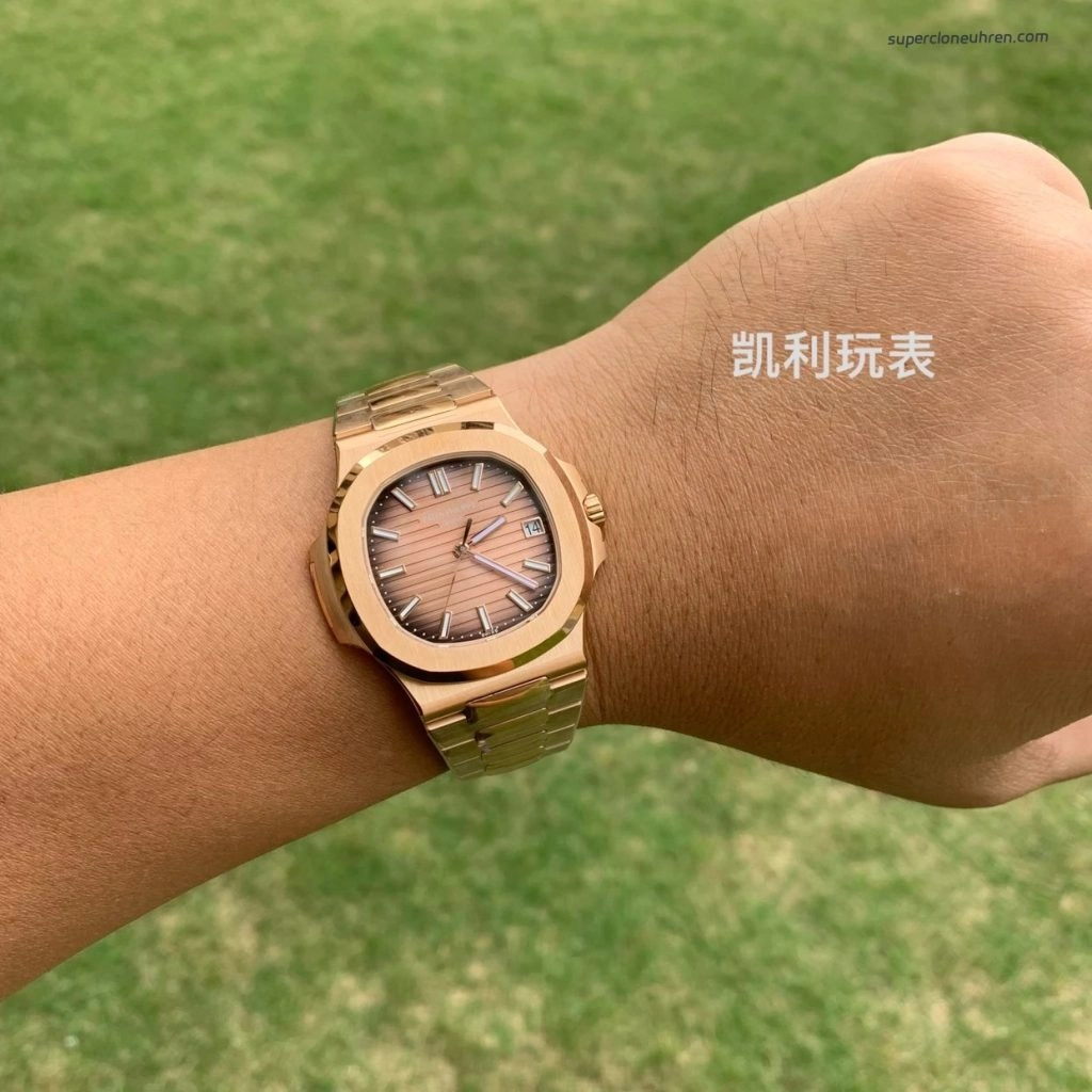 Premium Replica Uhr Patek Philippe Nautilus 5711/1R-001 aus Roségold 40 mm