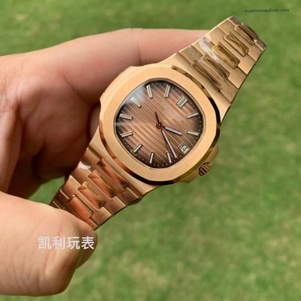 Premium Replica Uhr Patek Philippe Nautilus 5711/1R-001 aus Roségold 40 mm