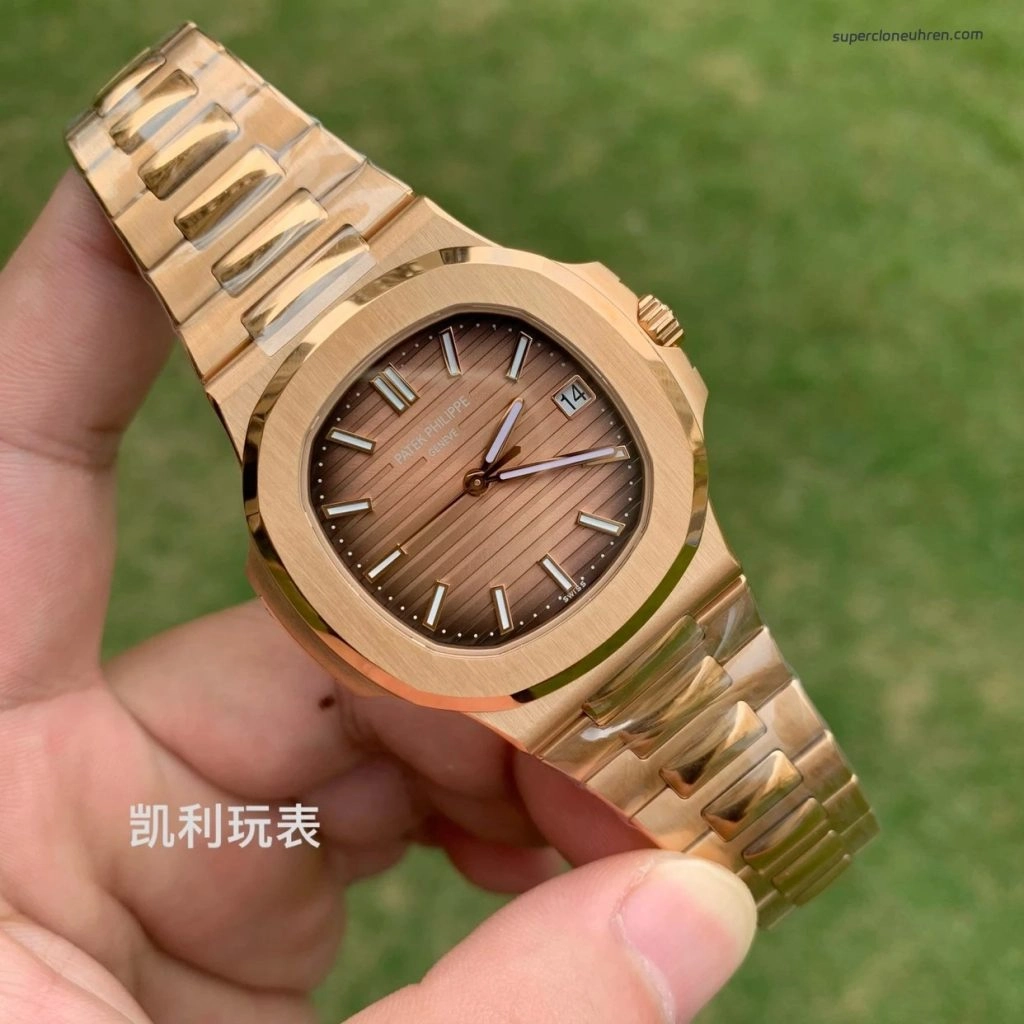 Premium Replica Uhr Patek Philippe Nautilus 5711/1R-001 aus Roségold 40 mm