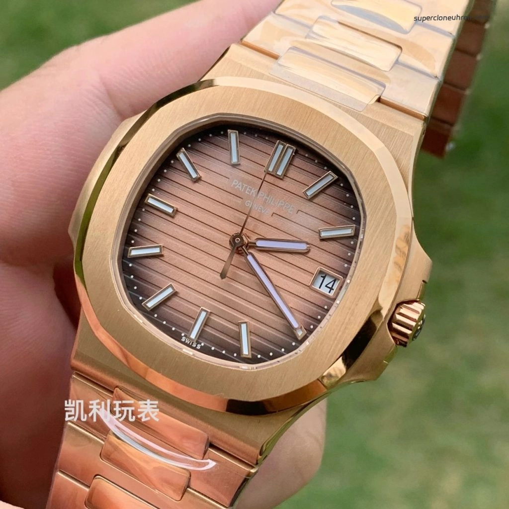 Premium Replica Uhr Patek Philippe Nautilus 5711/1R-001 aus Roségold 40 mm