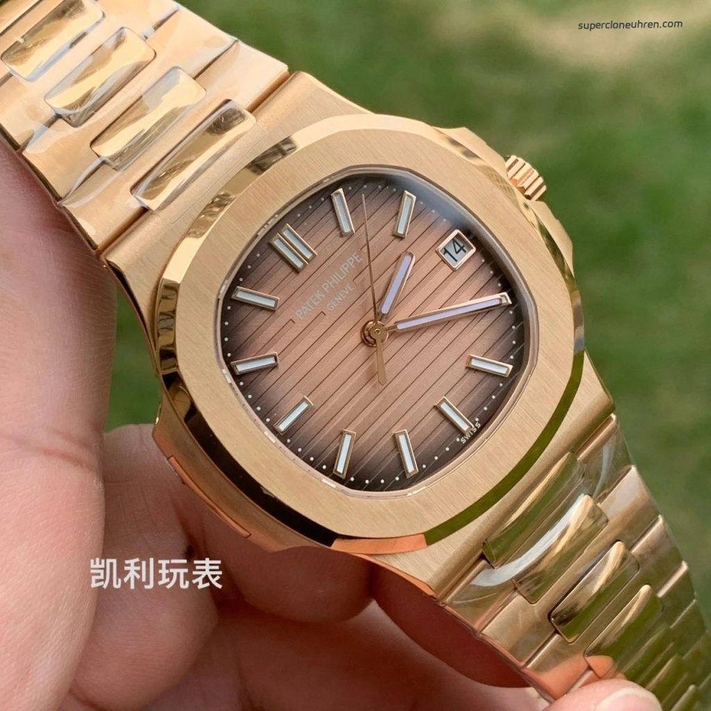 Premium Replica Uhr Patek Philippe Nautilus 5711/1R-001 aus Roségold 40 mm