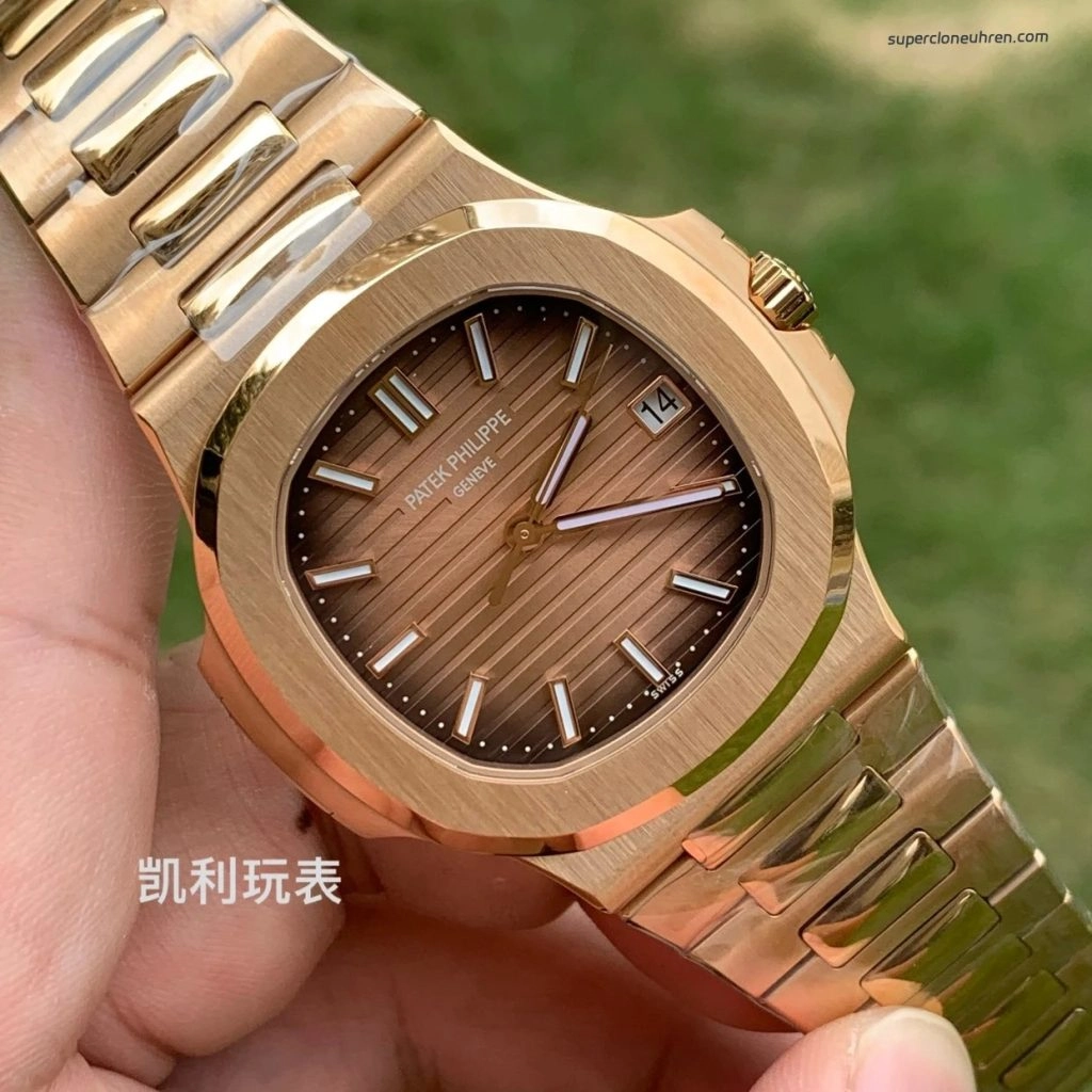 Premium Replica Uhr Patek Philippe Nautilus 5711/1R-001 aus Roségold 40 mm
