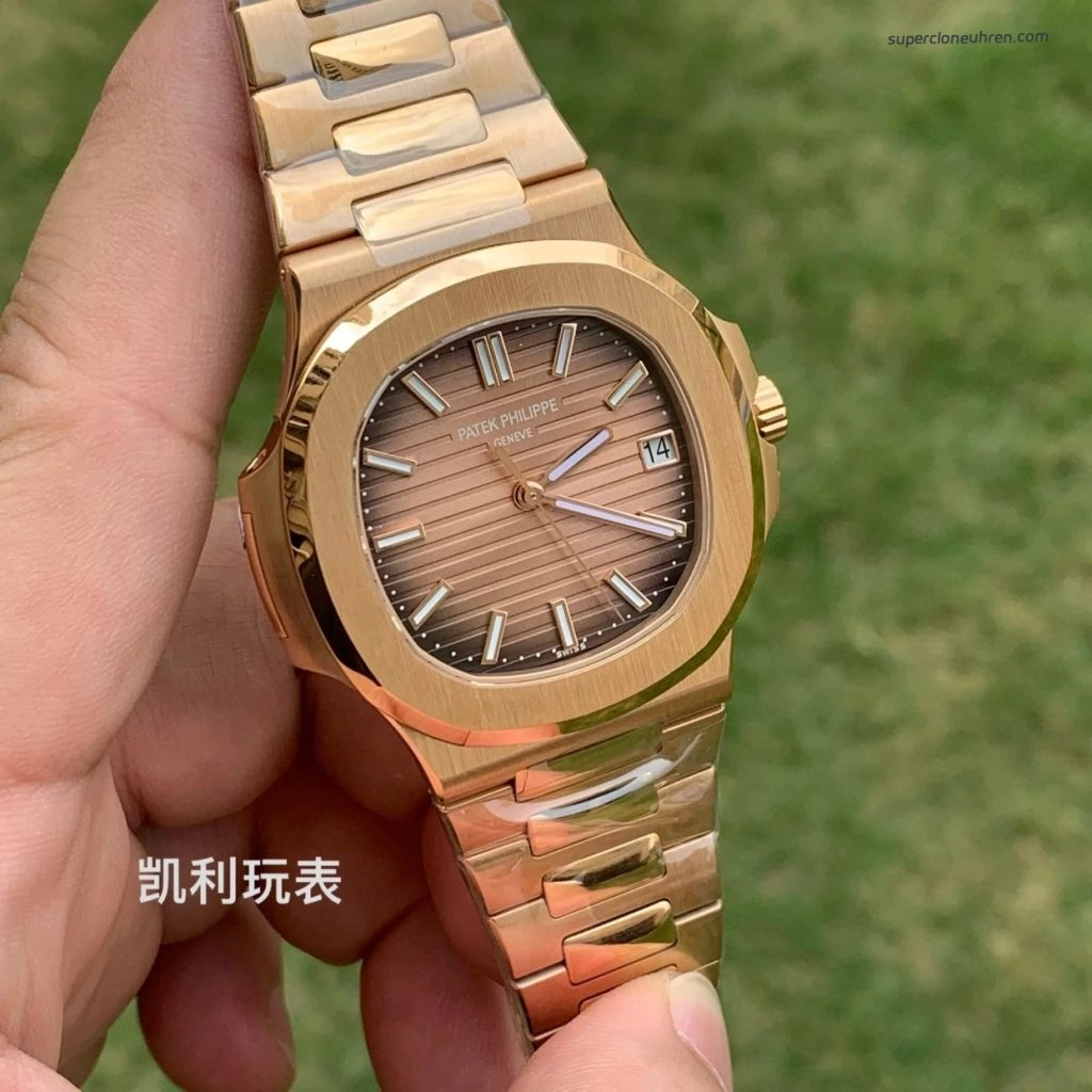 Premium Replica Uhr Patek Philippe Nautilus 5711/1R-001 aus Roségold 40 mm