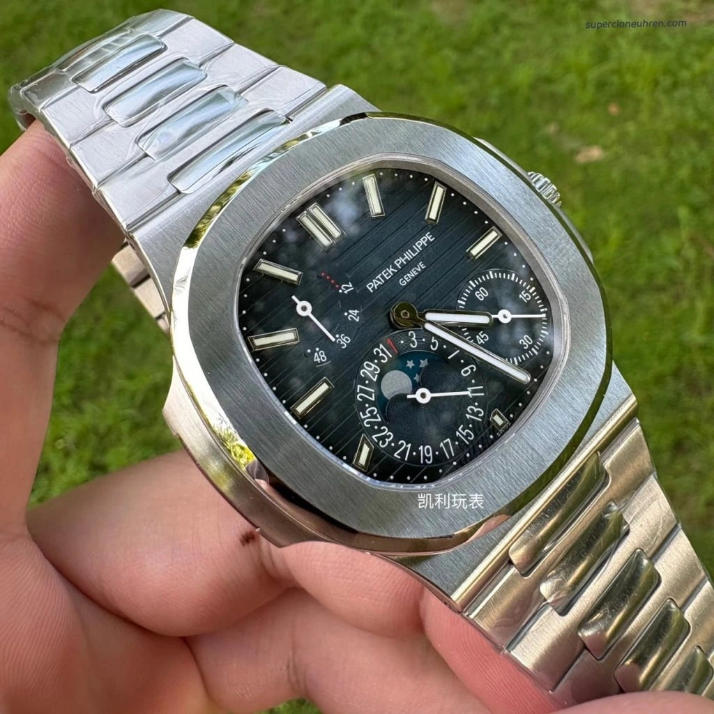Premium Replica Uhr Patek Philippe Nautilus 5712/1A-001 Edelstahl mit Mondphase 40mm