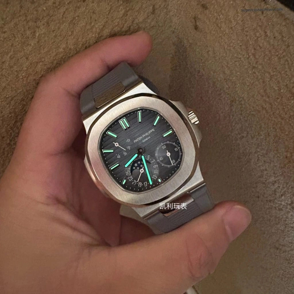 Super Clone Patek Philippe Nautilus 5712G-001 mit grauem Kautschukband 40mm