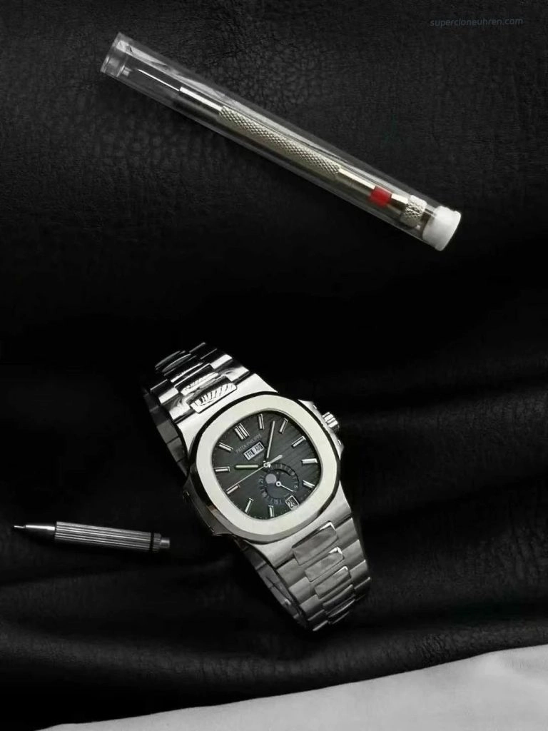 Premium Replica Uhr Patek Philippe Nautilus 5726/1A-001 aus Edelstahl 40,5 mm