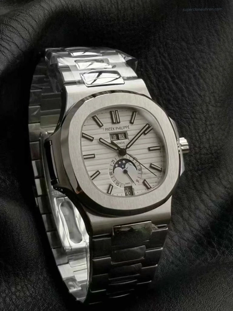 1:1 Super Clone Uhr Patek Philippe Nautilus 5726/1A-010 aus Edelstahl 40,5mm