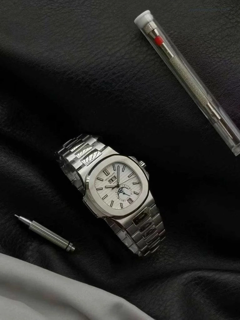 1:1 Super Clone Uhr Patek Philippe Nautilus 5726/1A-010 aus Edelstahl 40,5mm