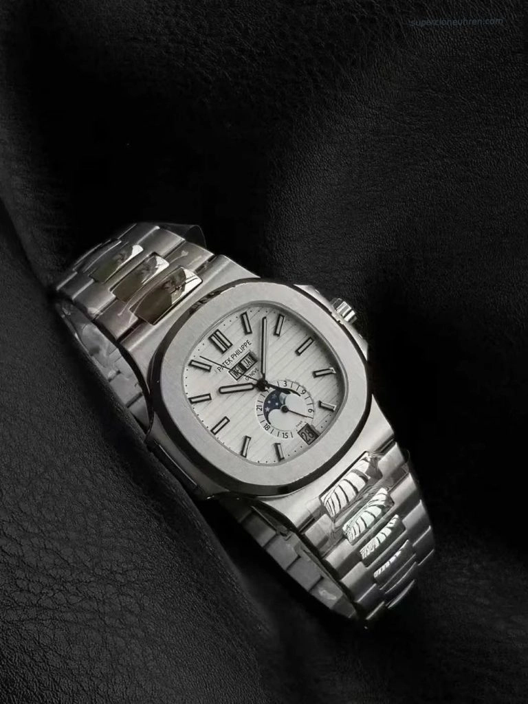 1:1 Super Clone Uhr Patek Philippe Nautilus 5726/1A-010 aus Edelstahl 40,5mm