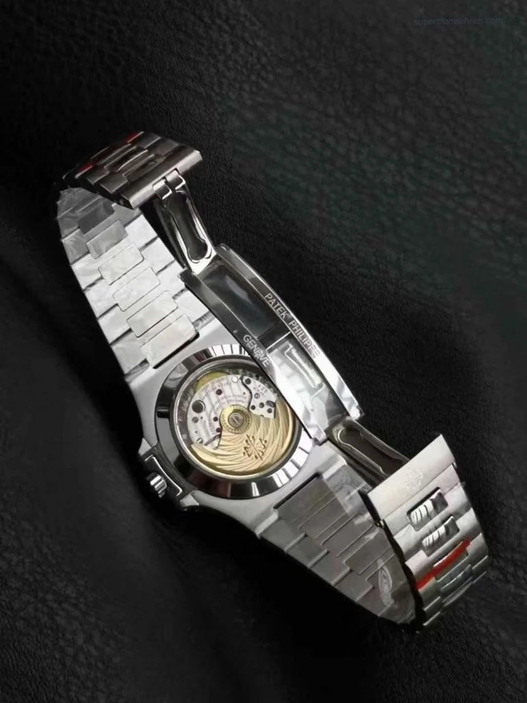 1:1 Super Clone Uhr Patek Philippe Nautilus 5726/1A-010 aus Edelstahl 40,5mm
