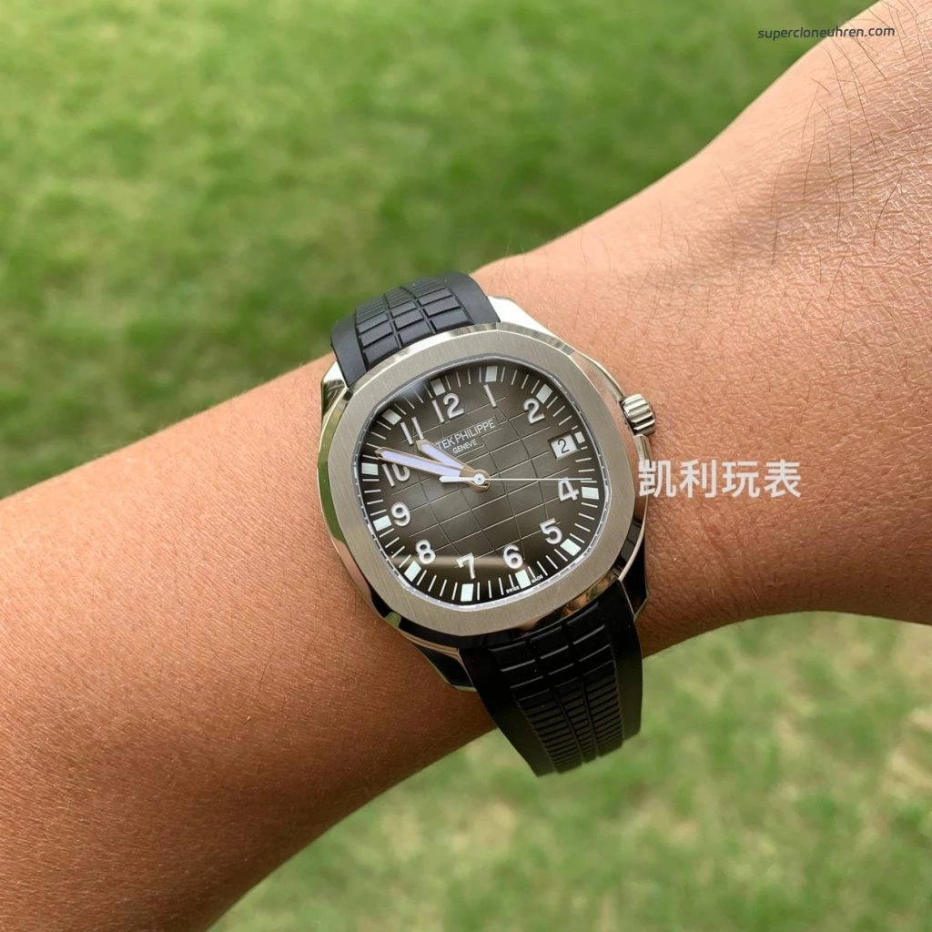 Premium Replica Uhr Patek Philippe Aquanaut 5167A-001 Ultraduenn 40mm