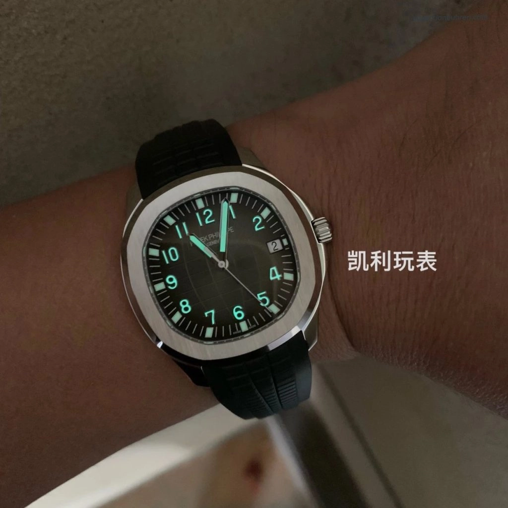 Premium Replica Uhr Patek Philippe Aquanaut 5167A-001 Ultraduenn 40mm