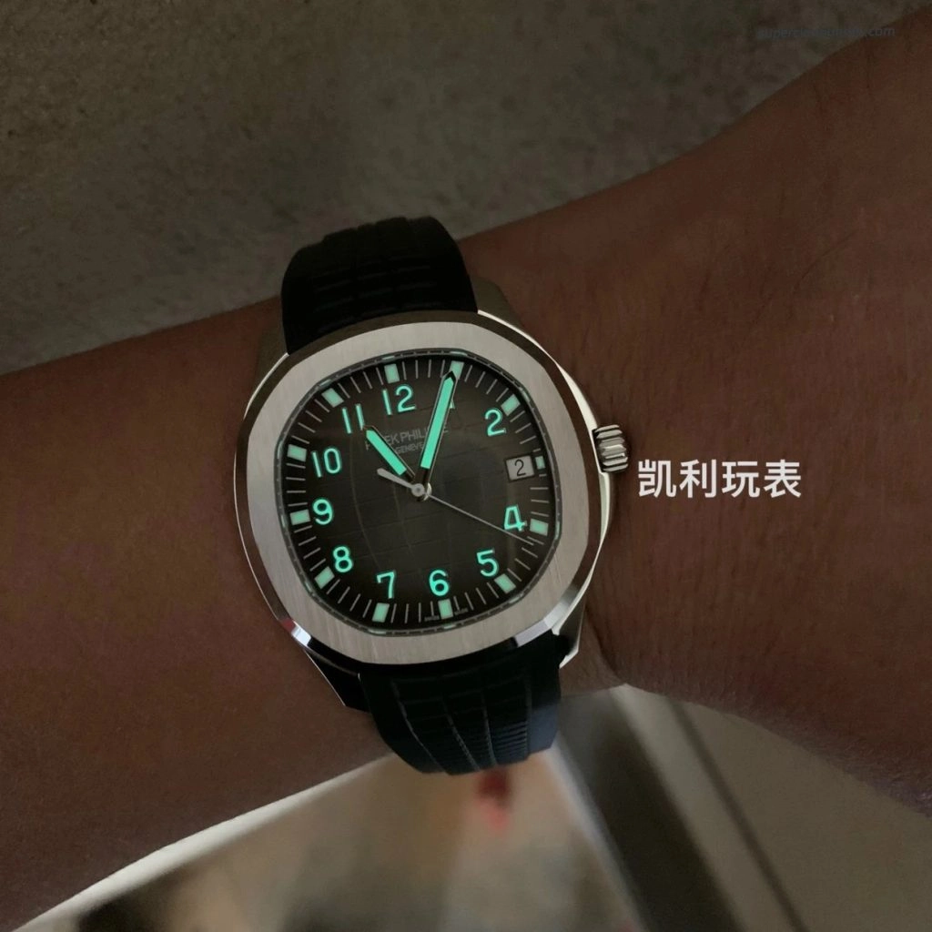 Premium Replica Uhr Patek Philippe Aquanaut 5167A-001 Ultraduenn 40mm
