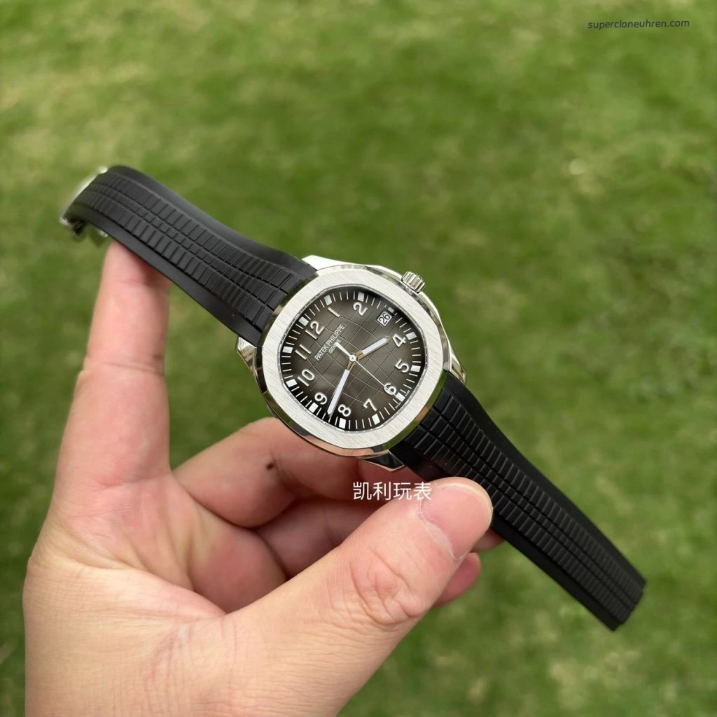 Premium Replica Uhr Patek Philippe Aquanaut 5167A-001 Ultraduenn 40mm
